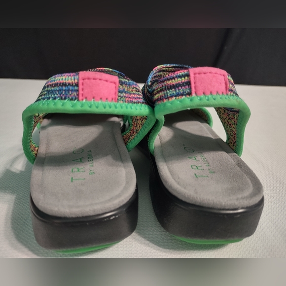 TRAQ by Algeria Dream Knit Sandals Sz 38 US 8 - Picture 3 of 10